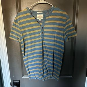 Men’s lucky brand Henley
